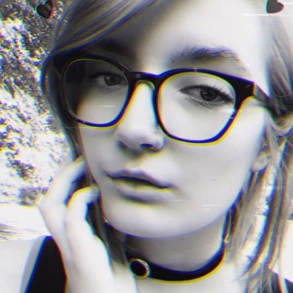 Meet your Posher, Cassandra